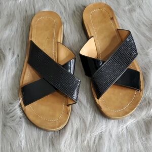Sandals‎